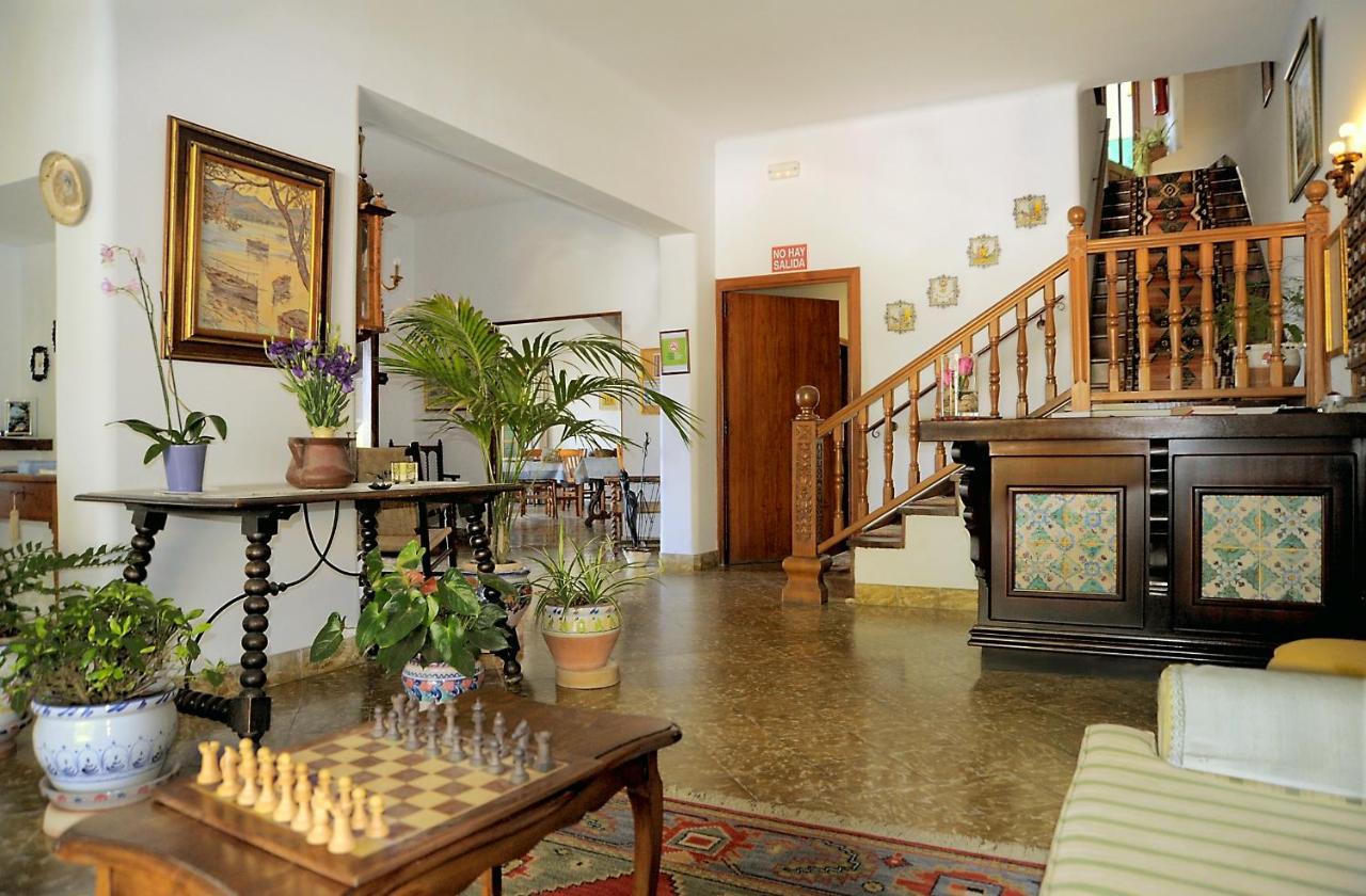 Hostal Los Pinos Кала-Сан-Висенте Экстерьер фото